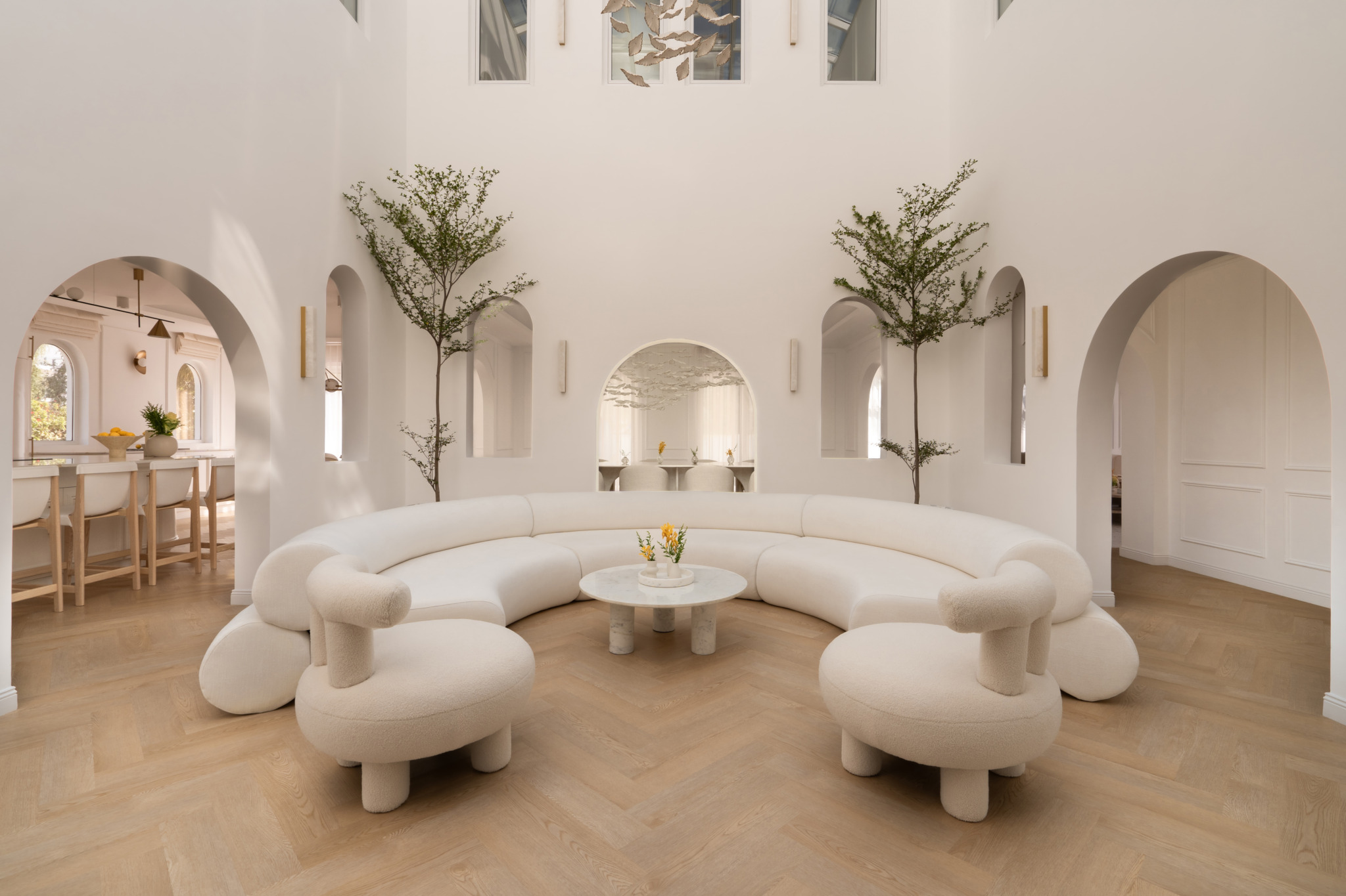 This Sculptural Dubai Home Turns Arches and Light Into Everyday Luxury